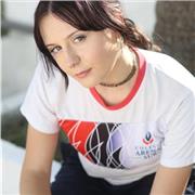 Soy madrelingua italiana, vivo en gran canaria y hablo español e inglés